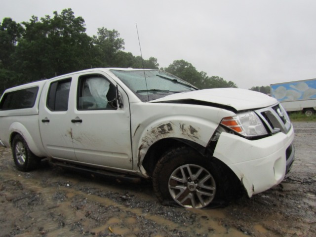 2015 NISSAN FRONTIER